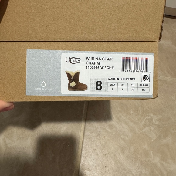UGG Irina Star Charm boots - Picture 3 of 10